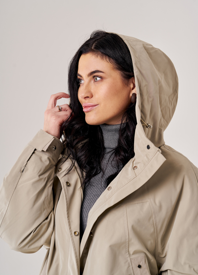 Ветровка женская бежевого цвета модель № T4F W9638 универмаг малина