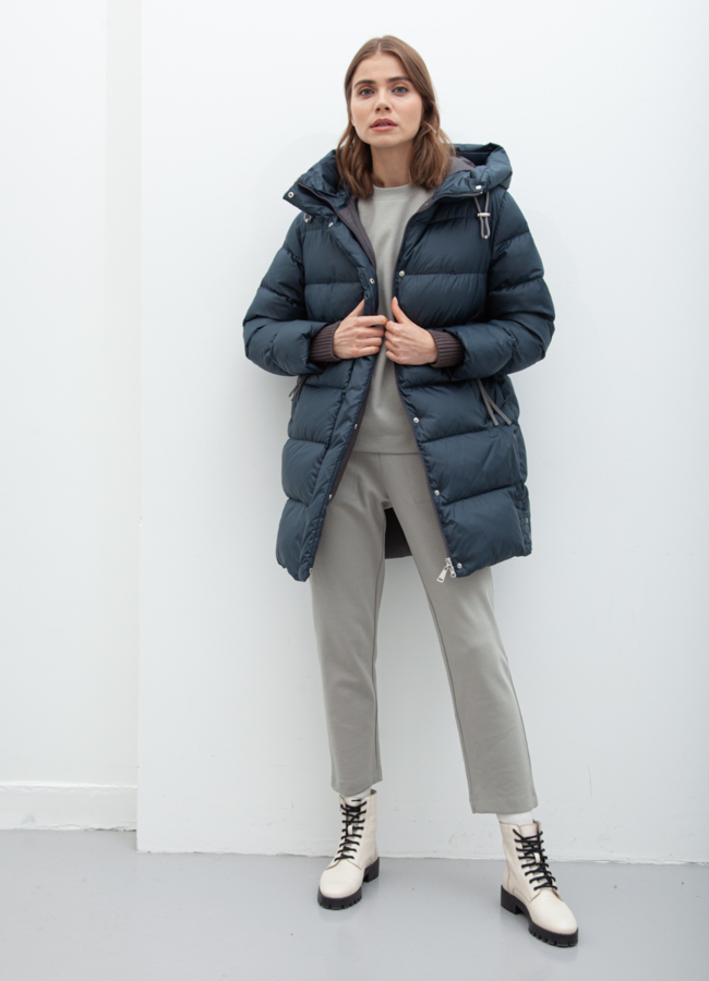 Пуховик женский зеленого цвета с капюшоном модель № 21058 универмаг малина