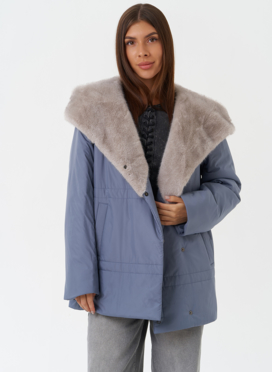 Куртка с капюшоном из эко меха