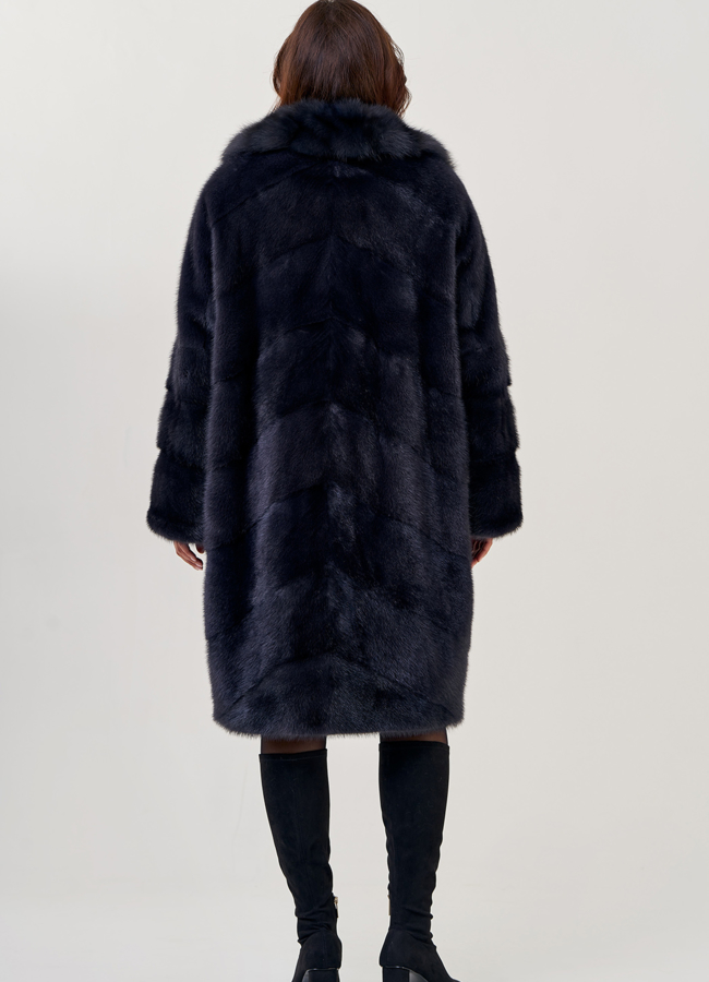 Удлиненная шуба из норки в цвете графит с отделкой из куницы модель № 23093 в кредит