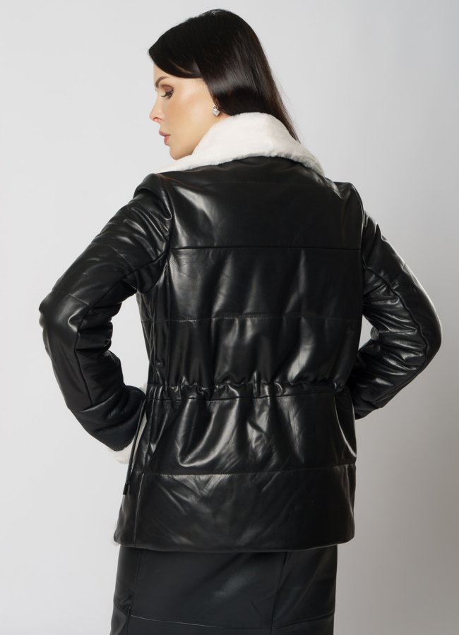 Куртка женская из натуральной кожи черного цвета модель № 19254 в кредит
