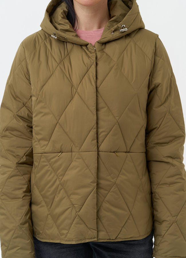 Легкая куртка с капюшоном модель № 28289 универмаг малина