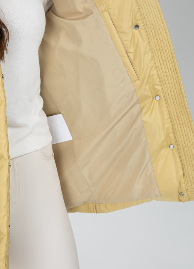 Женская куртка с капюшоном  модель № 25795 универмаг малина