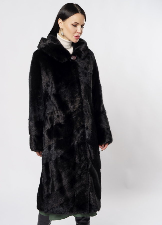 Шуба из норки с капюшоном черного цвета модель № 381 в кредит