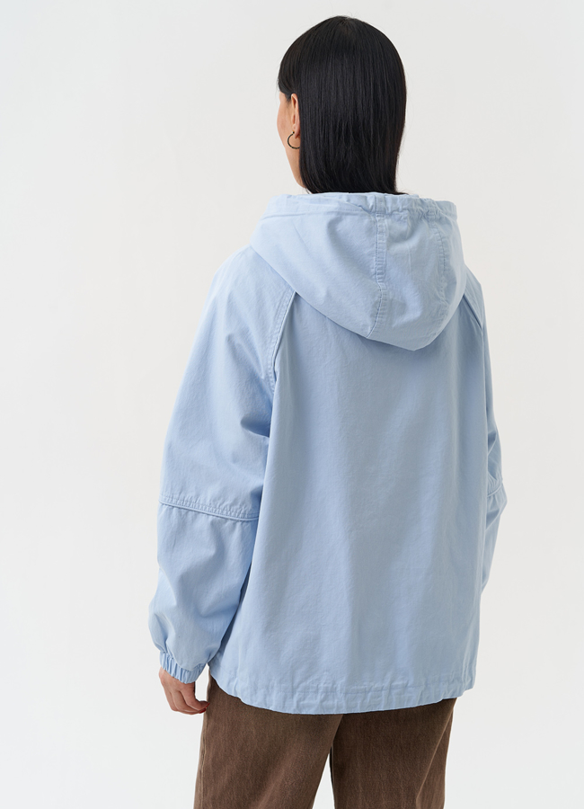 фото Женская ветровка с капюшоном  модель № 30437