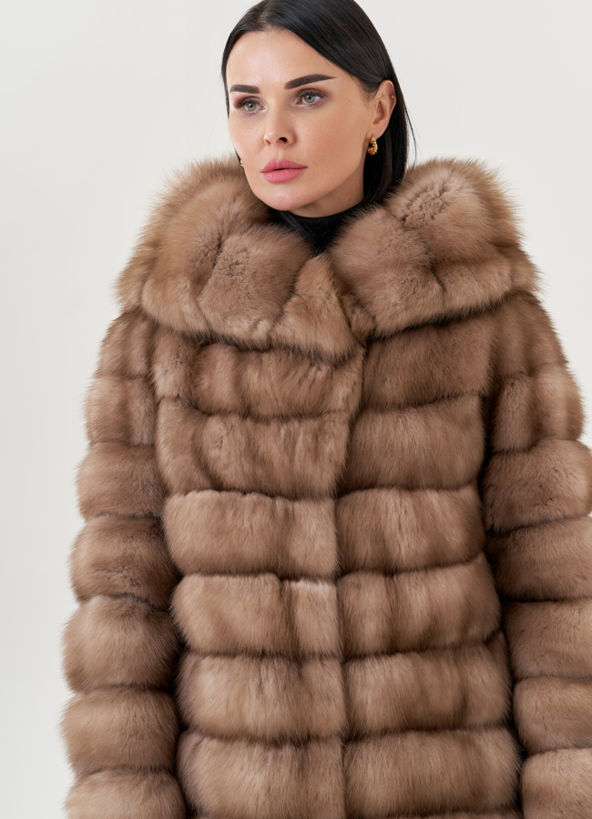 Шуба из куницы с капюшоном  модель № 79569 универмаг малина