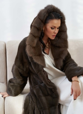 Норковая шуба с отделкой из меха куницы