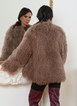 Женская шуба из меха ламы Женская шуба из меха ламы