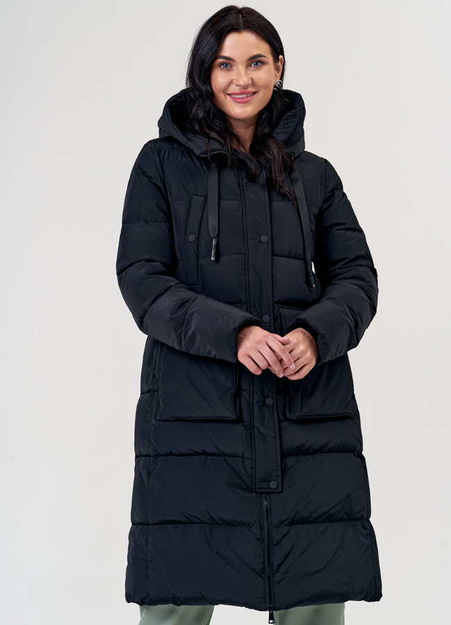 Женский пуховик прямого кроя в черном цвете модель № 3579 меха малина