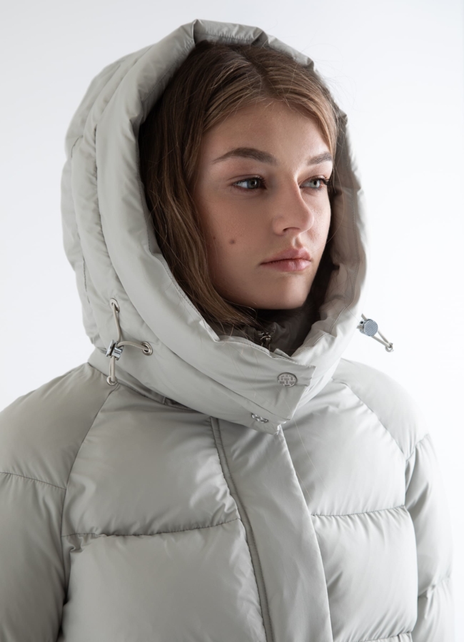 Пуховик женский с капюшоном  модель № 25519 универмаг малина