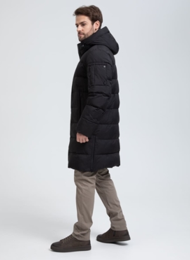 Мужской удлиненный пуховик с капюшоном