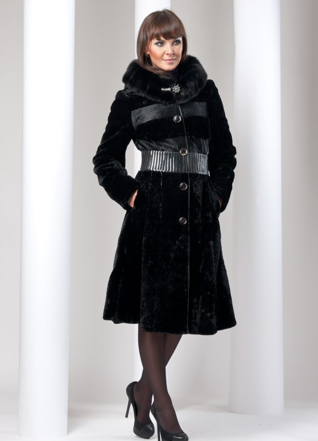 Шуба с капюшоном модель № S-29 меха малина Шуба с капюшоном модель № S-29 меха малина