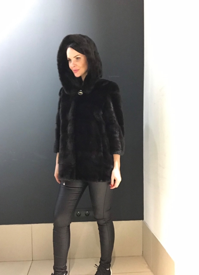 Норковая шуба с воротником стойка цвета махагон модель № 120612К в кредит