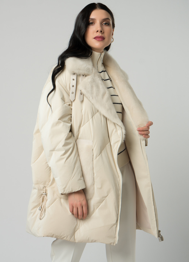 Светлый женский пуховик с отделкой из норки модель № 21862 универмаг малина
