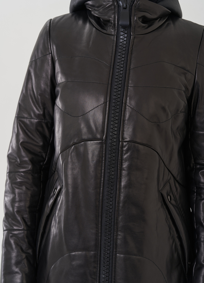 Пуховик из натуральной кожи на молнии с капюшоном модель № 19575 в рассрочку Пуховик из натуральной кожи на молнии с капюшоном модель № 19575 в рассрочку