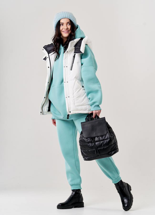 Рюкзак женский черного цвета модель № Р003 меха малина