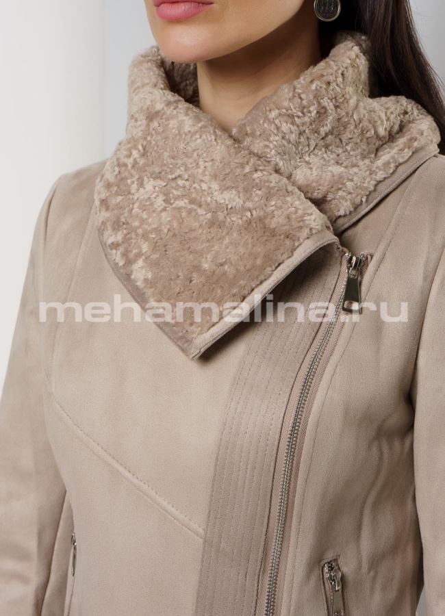 Укороченная дубленка бежевого цвета на молнии модель № 9180 в рассрочку