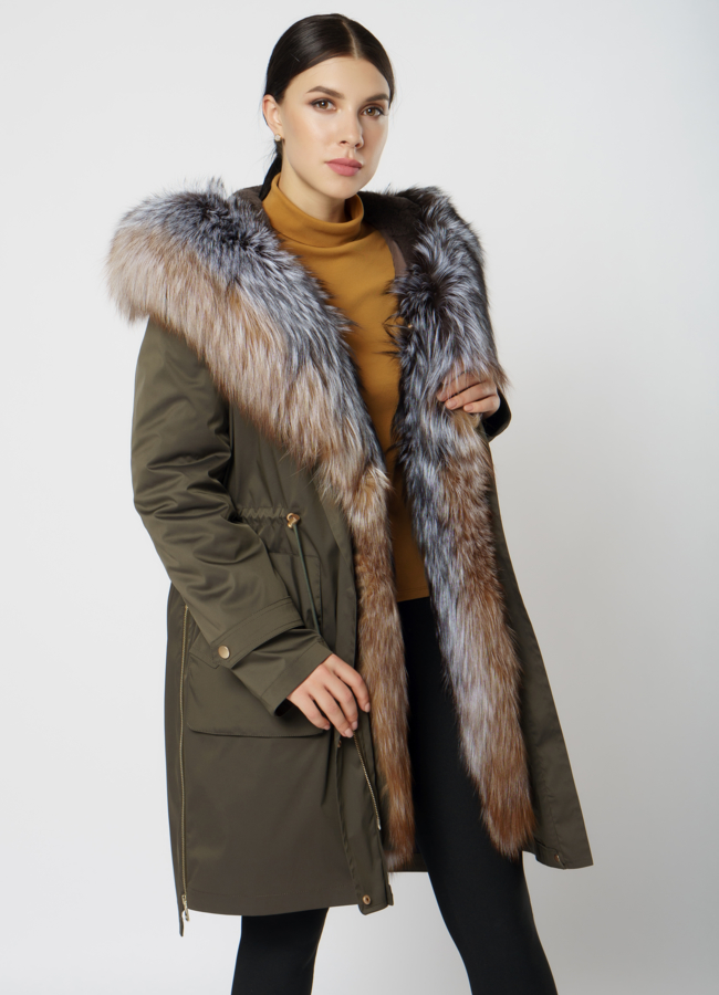Меховая парка на молнии с капюшоном в цвете хаки модель № 7026 универмаг малина