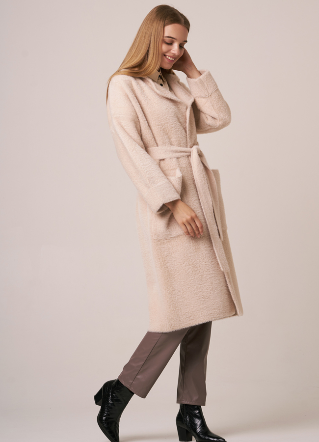 Светлый кардиган на поясе модель № 17956 меха малина