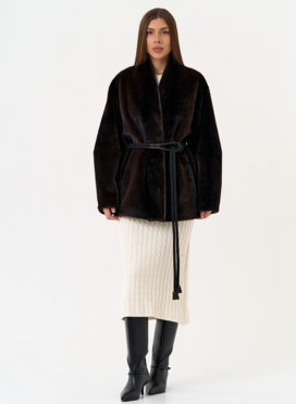 Женская шуба из эко меха коричневого цвета Женская шуба из эко меха коричневого цвета