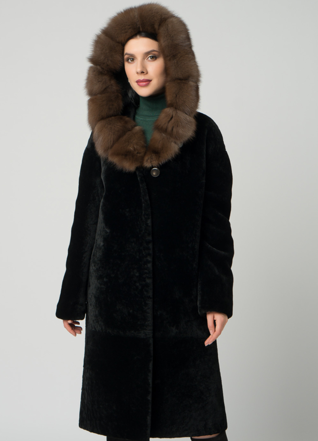 Шуба из овчины с капюшоном с отделкой из куницы модель № 21983 меха малина