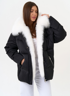 Женский пуховик с отделкой из меха песца