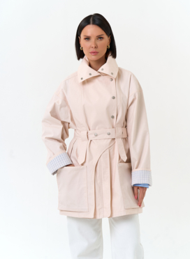 Женский светлый плащ с поясом