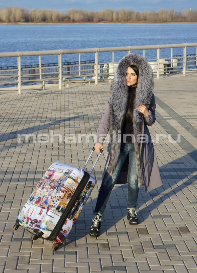 Удлиненная парка серого цвета, отделка чернобурка модель № 3956 в кредит