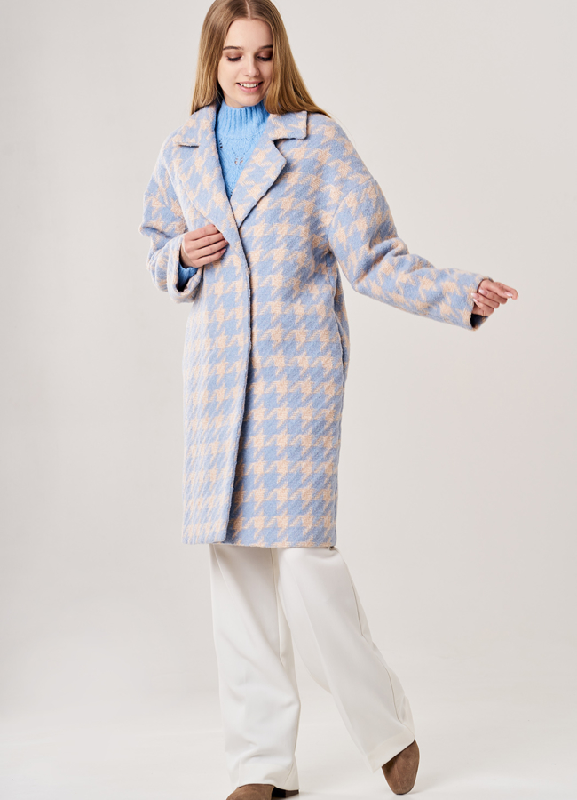 Женское пальто голубого цвета  модель № T4F W9811 в рассрочку