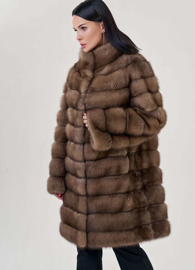 Шуба из куницы с воротником стойкой модель № 78935 универмаг малина