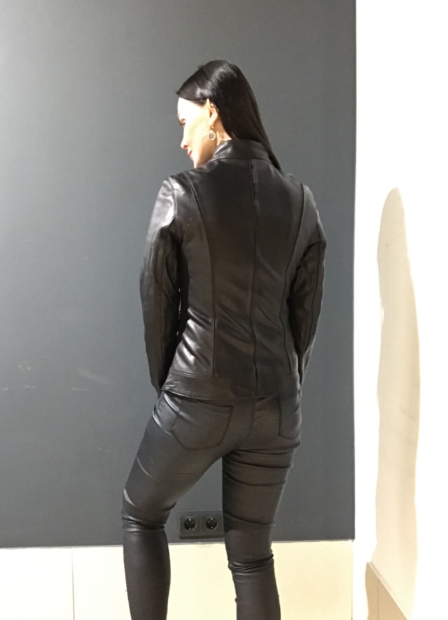 фото Куртка кожаная черного цвета модель № 12-063