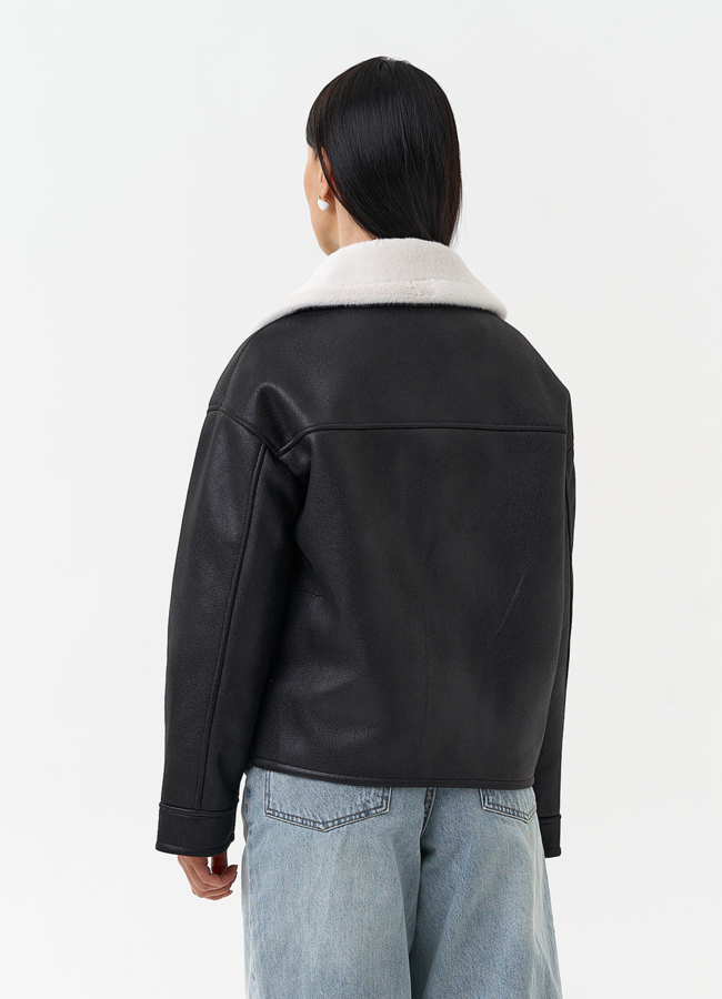 фото Короткая дубленка из эко замши черного цвета модель № 30207