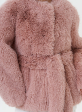 Шуба из эко песца в нежно-розовом цвете