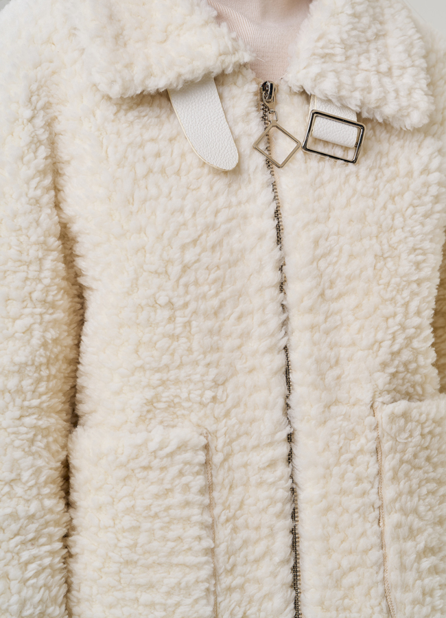 Куртка женская из шерсти в белом цвете модель № 19428 в кредит