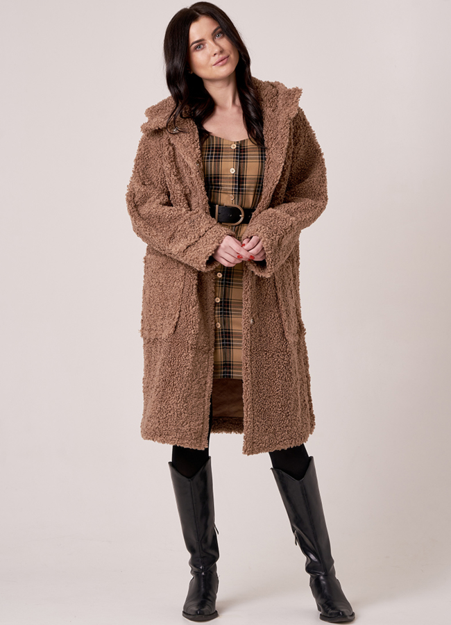 Шуба из шерсти с капюшоном модель № 19432 в рассрочку