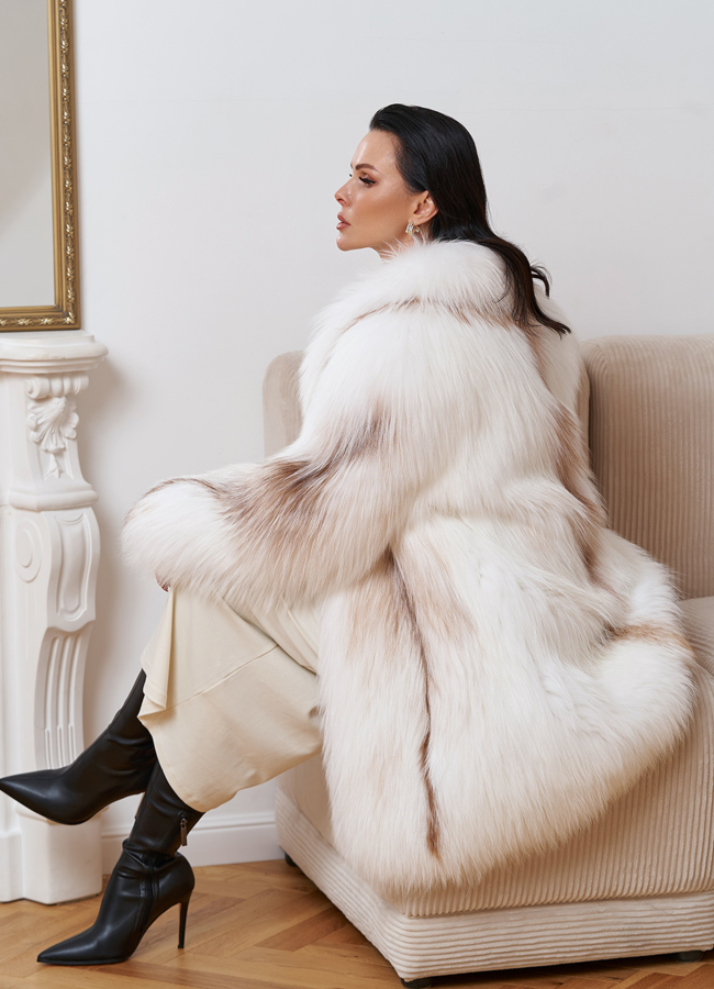 Белая шуба из лисы модель № 29481 в рассрочку