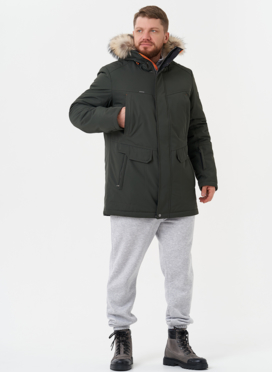 Пуховик с отделкой из меха енота