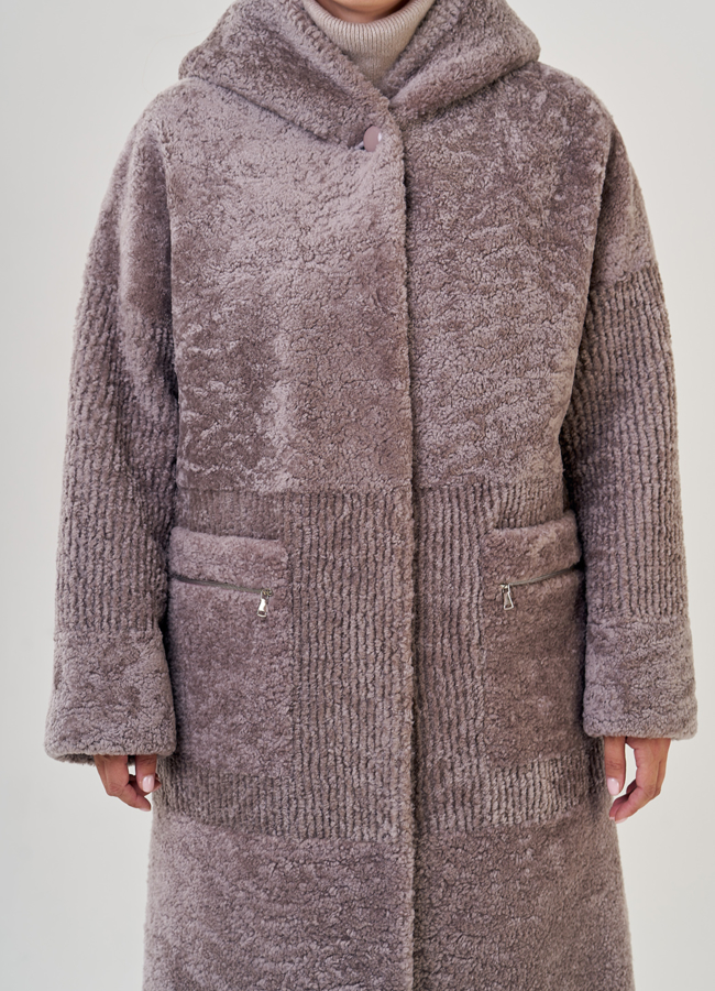 Шуба из овчины в сером цвете с капюшоном модель № 23212 универмаг малина