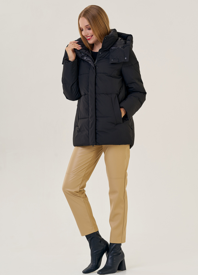 фото Куртка женская черного цвета с капюшоном модель № 23169