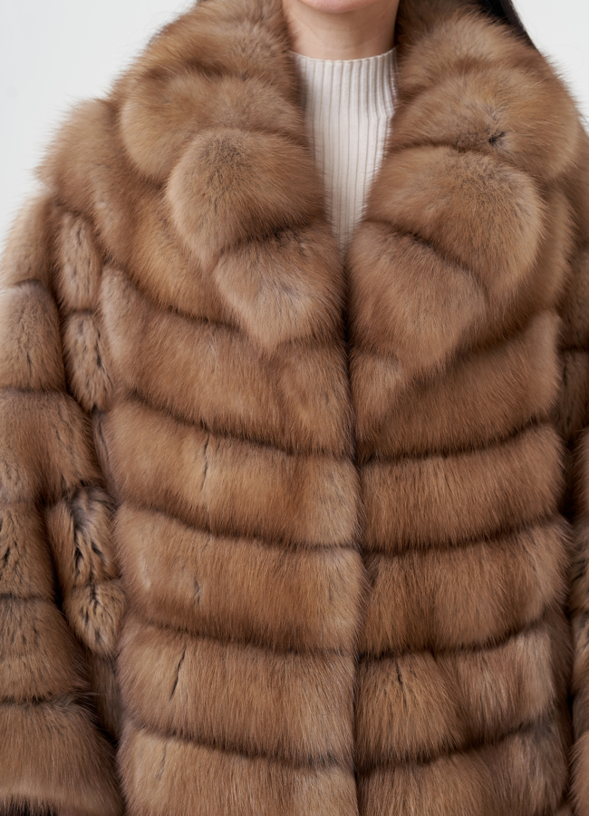 Шуба из куницы с английским воротником  модель № 24500 универмаг малина