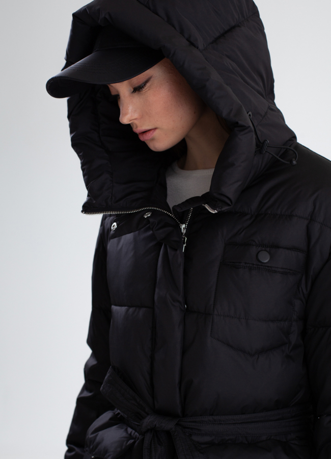 Женский пуховик прямого кроя модель № 23346 универмаг малина