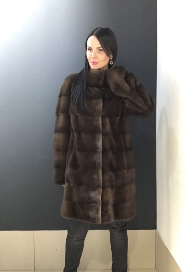 Шуба из норки в поперечной раскладке модель № S-753 в рассрочку