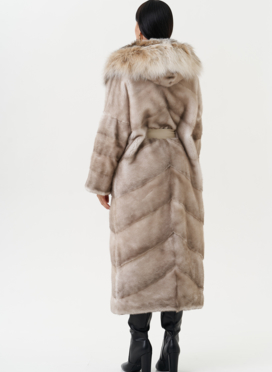Женская норковая шуба с капюшоном из рыси