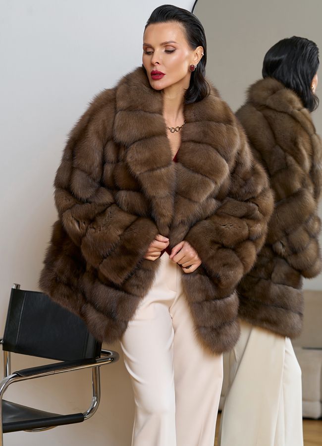 Женская шуба из куницы с английским воротником модель № 31770 универмаг малина