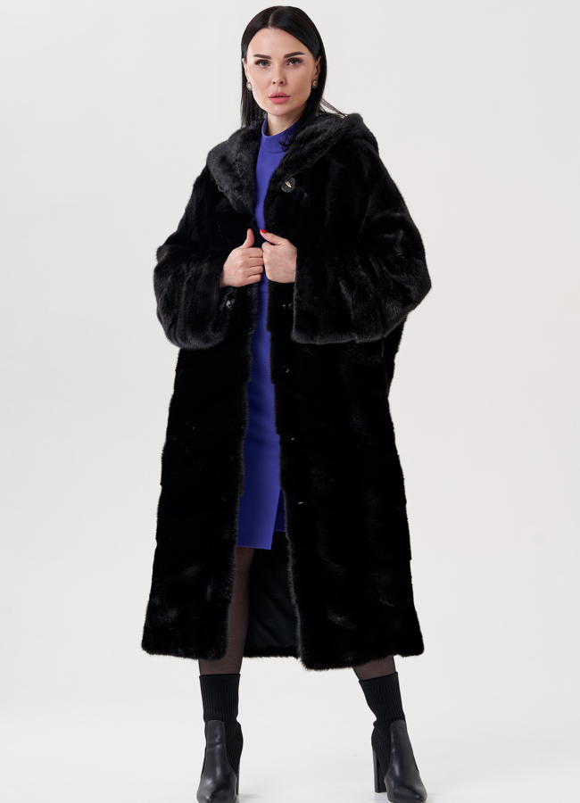 Шуба из норки черного цвета с капюшоном  модель № 23085 в кредит