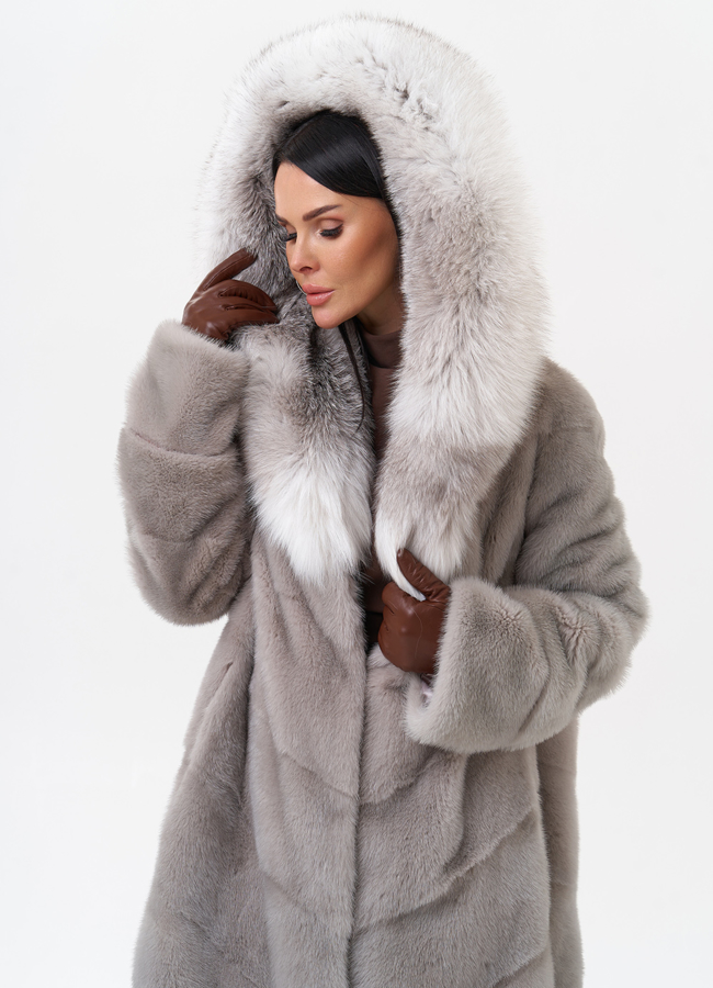 Норковая шуба с капюшоном из меха чернобурки модель № 27583 меха малина