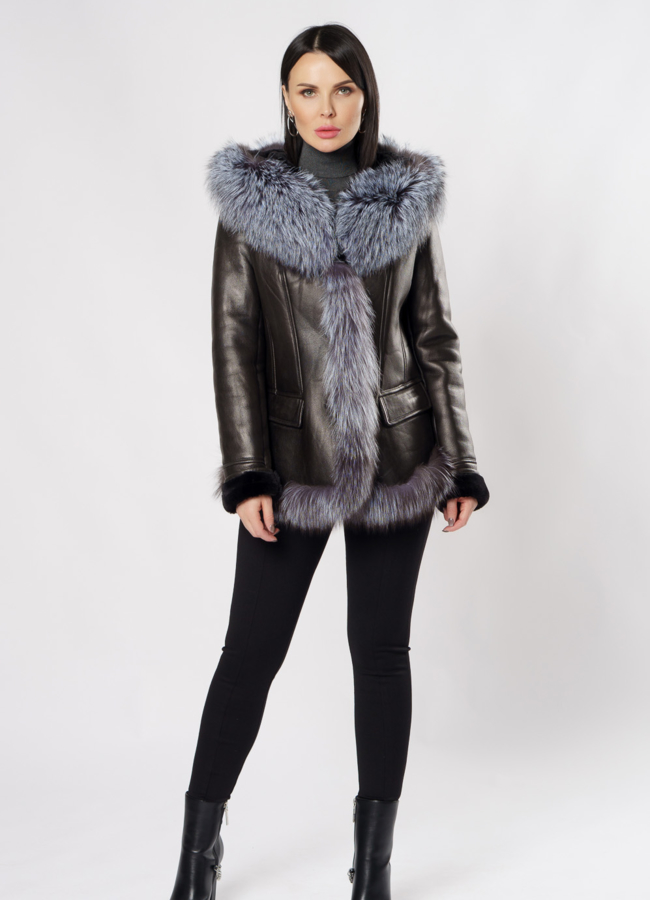 фото Укороченная дубленка с капюшоном модель № 211