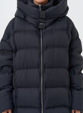 Женский пуховик с капюшоном 