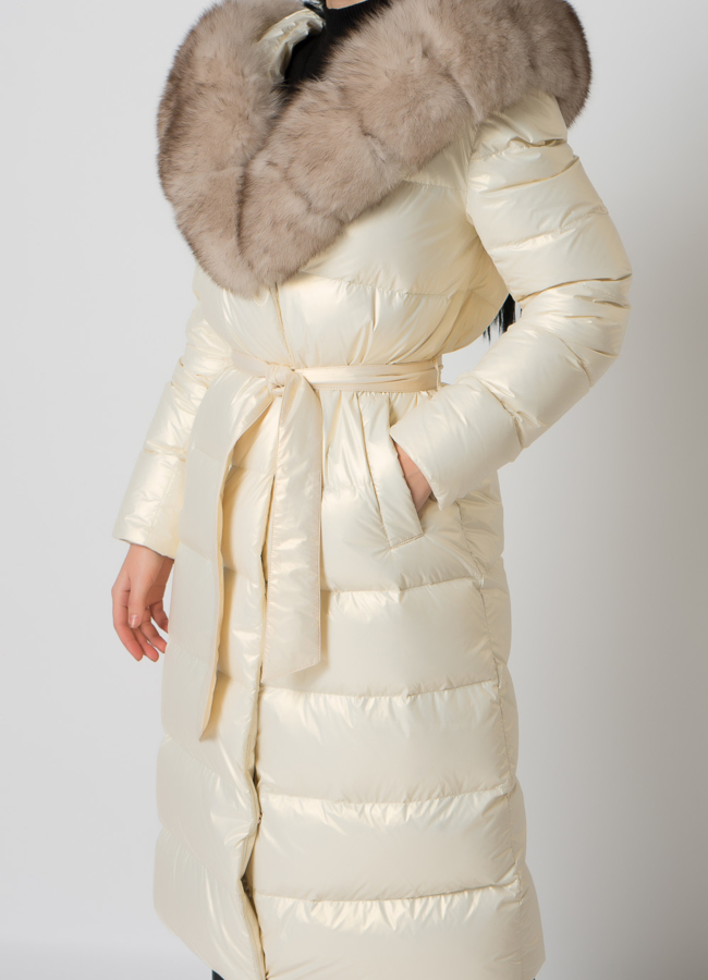 Белый пуховик с мехом  модель № 2192 в рассрочку