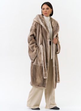 Женская шуба из меха норки с капюшоном